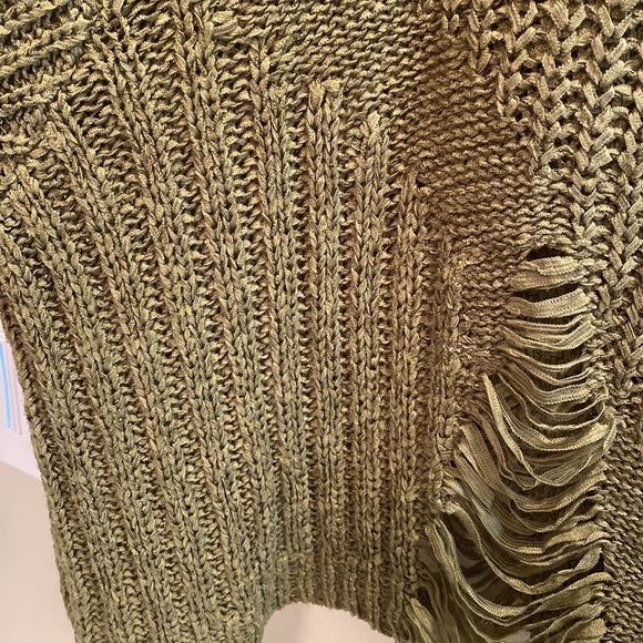 Kerisma Victoria Slouchy Crop Knit Sweater Distressing Olive Army Green Size S/M - Picture 6 of 12
